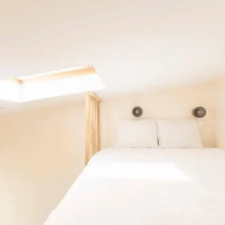 Apartamento Beautiful In Small House Near Eiffel Tower