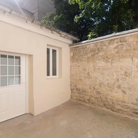 아파트 Beautiful Studio In A Small House Near Eiffel Tower