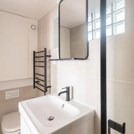 Beautiful Studio In A Small House Near Eiffel Tower 아파트