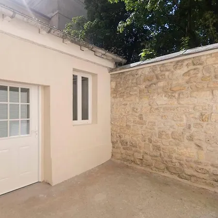 Beautiful In Small House Near Eiffel Tower Apartamento Paris
